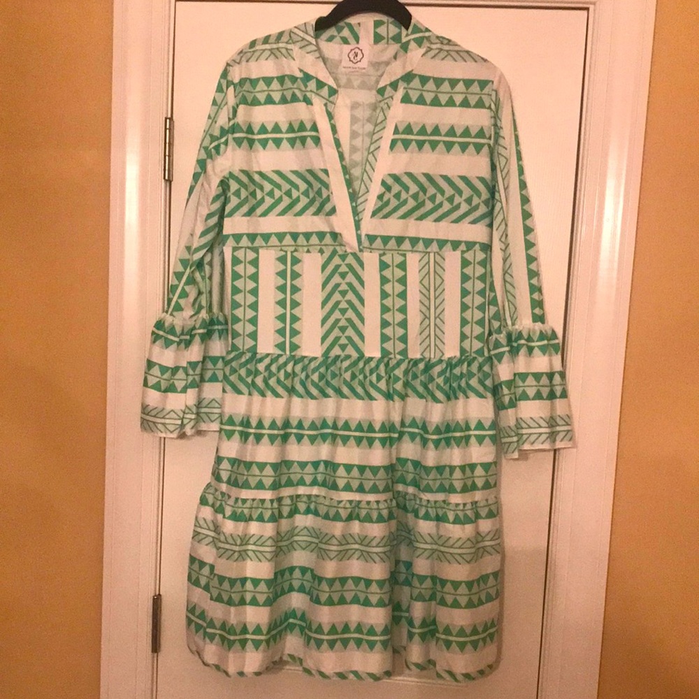 Beautiful summer dress with gorgeous sleeves